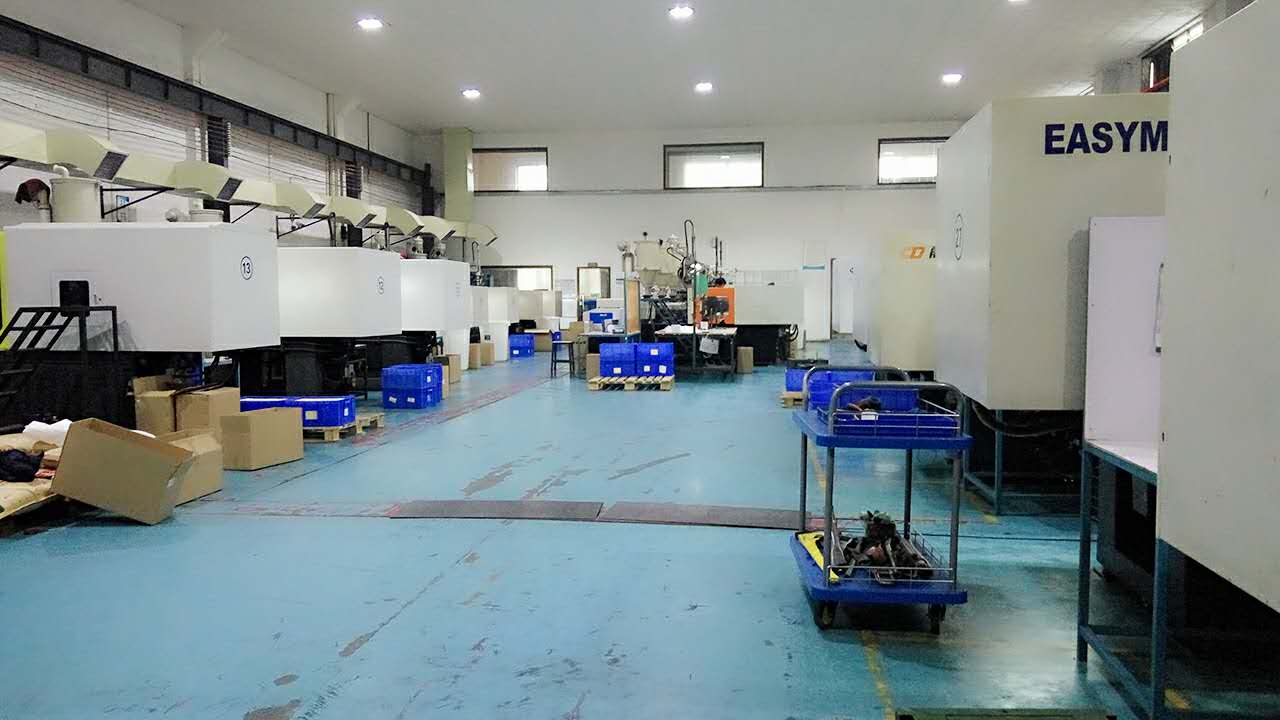 旭錦塑膠模具有限公司，注塑部