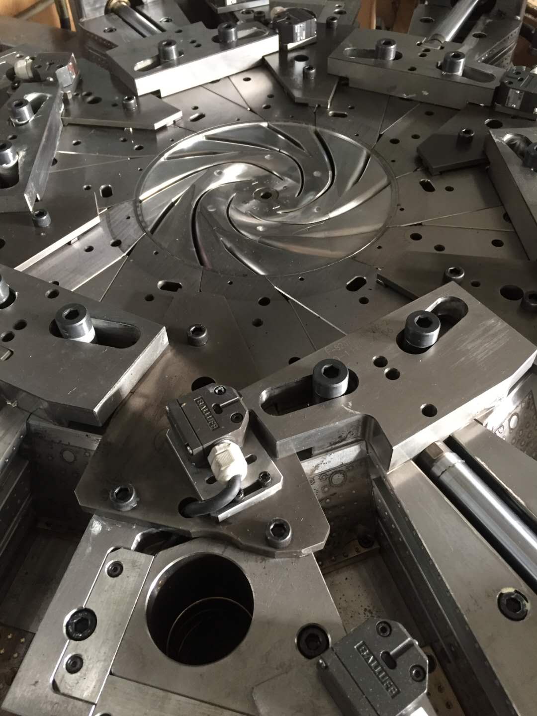 中山塑膠模具，注塑模具旭錦模具廠家制造